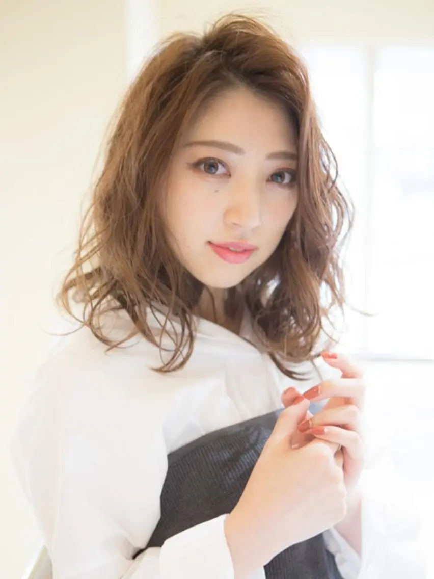 ミディアム カラー パーマ ミディアムパーマ レイヤーカット デジタルパーマ カット ヘアカラー パーマ トリートメント Trip by NYNY(トリップ)のヘアスタイル