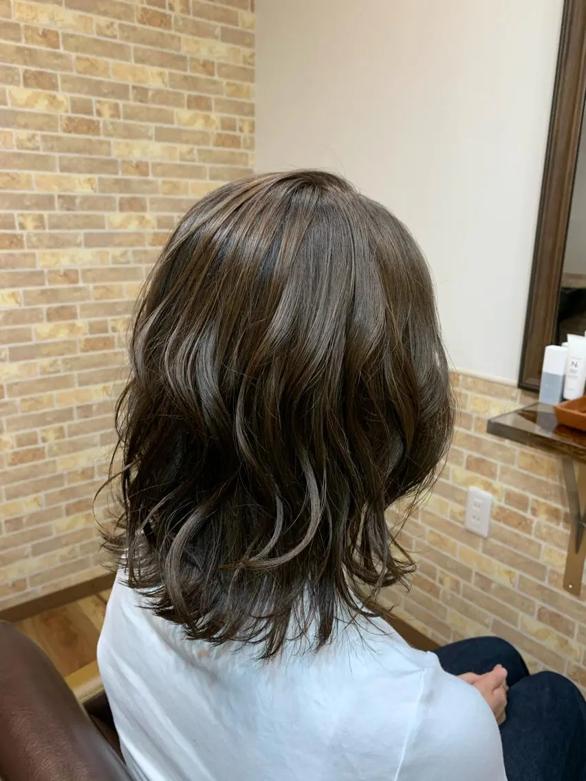 ミディアム カラー ヘアアレンジ ヘアカラー トリートメント ヘアーハウス テンプラードのヘアスタイル