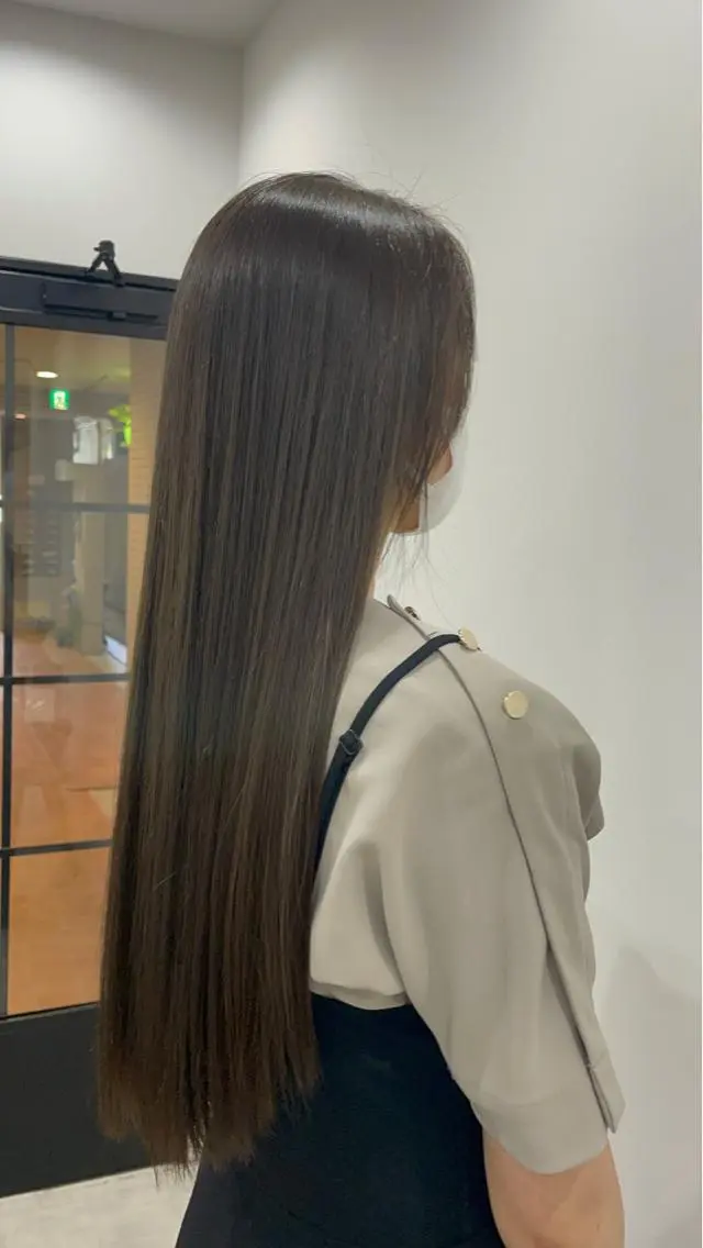 ロング カラー アディクシーカラー オリーブカラー ロング トリートメント カット ヘアカラー トリートメント ニシザカ マナのヘアスタイル