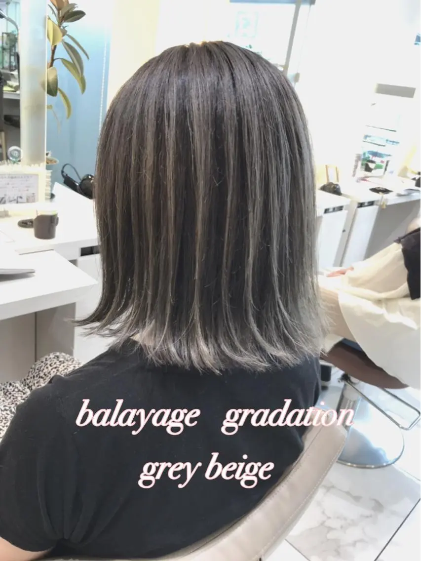 ショート カラー バレイヤージュ グラデーションカラー グレージュ レイヤーカット カット ヘアカラー 山崎俊輔/髪質改善 /バレイヤージュのヘアスタイル