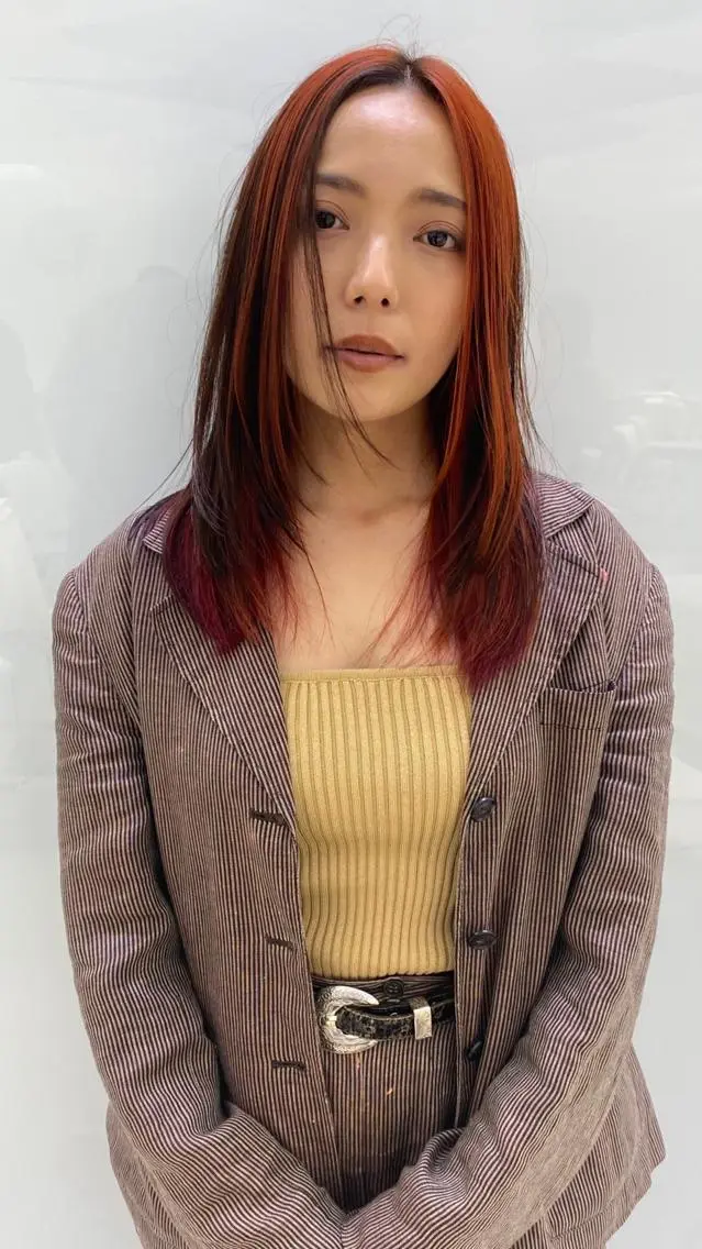 ロング カラー ケアブリーチ特化 VARDY表参道のヘアスタイル