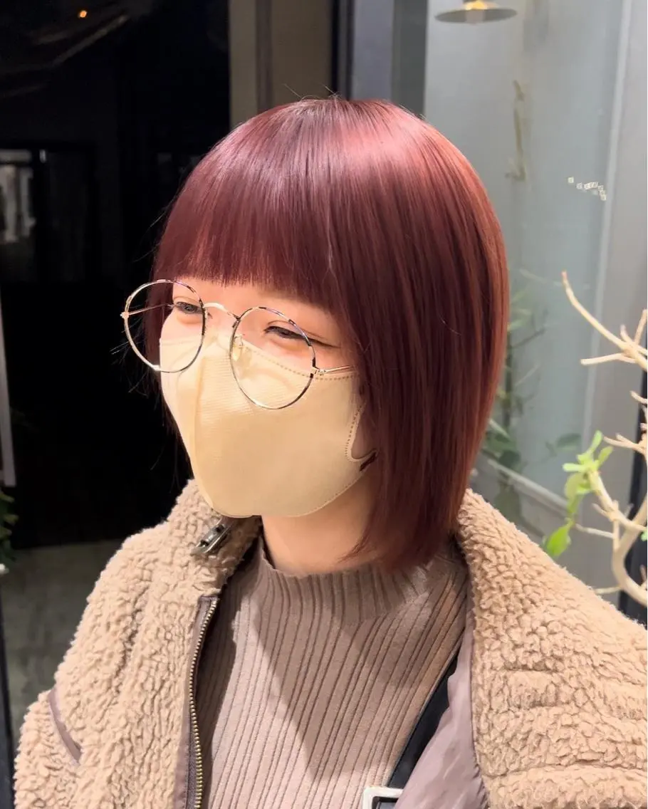 ミディアム カラー カシス ピンクカラー 🫧似合わせ前髪/ 小顔カットくろ🫧のヘアスタイル