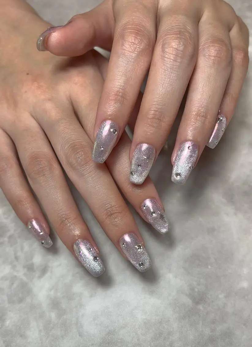 ネイル ジェルネイル キラキラネイル 韓国ネイル マグネットネイル ミラーネイル nails' it...のネイルデザイン
