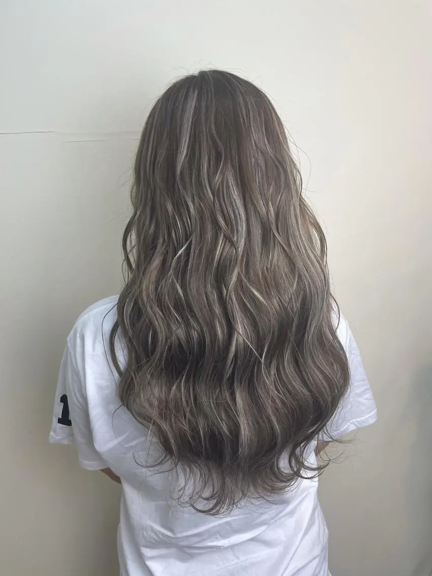 ロング カラー ハイライトカラー ハイライト カット ヘアカラー WEST OLAND加藤圭介のヘアスタイル