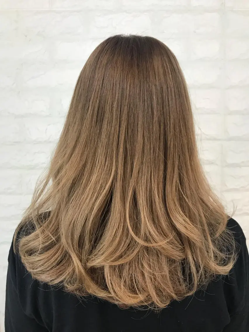 ミディアム カラー 個室で似合わせ好印象 🧡外山弥千代のヘアスタイル