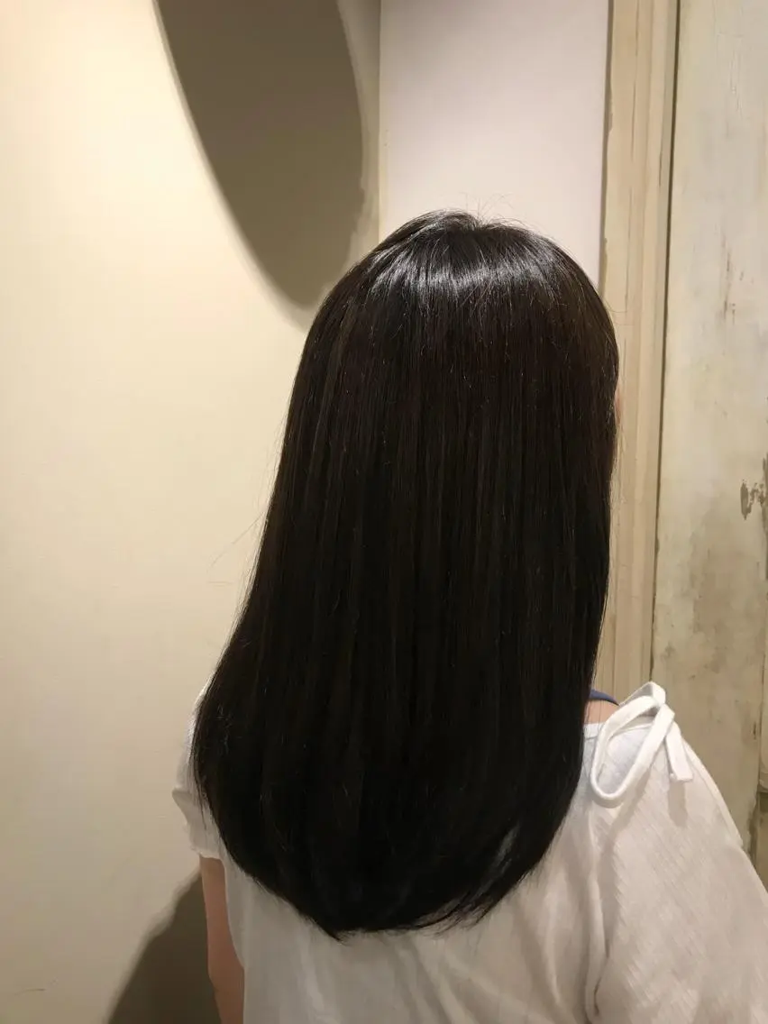 セミロング カラー アッシュ 透明感カラー 韓国スタイル🇰🇷 annaのヘアスタイル