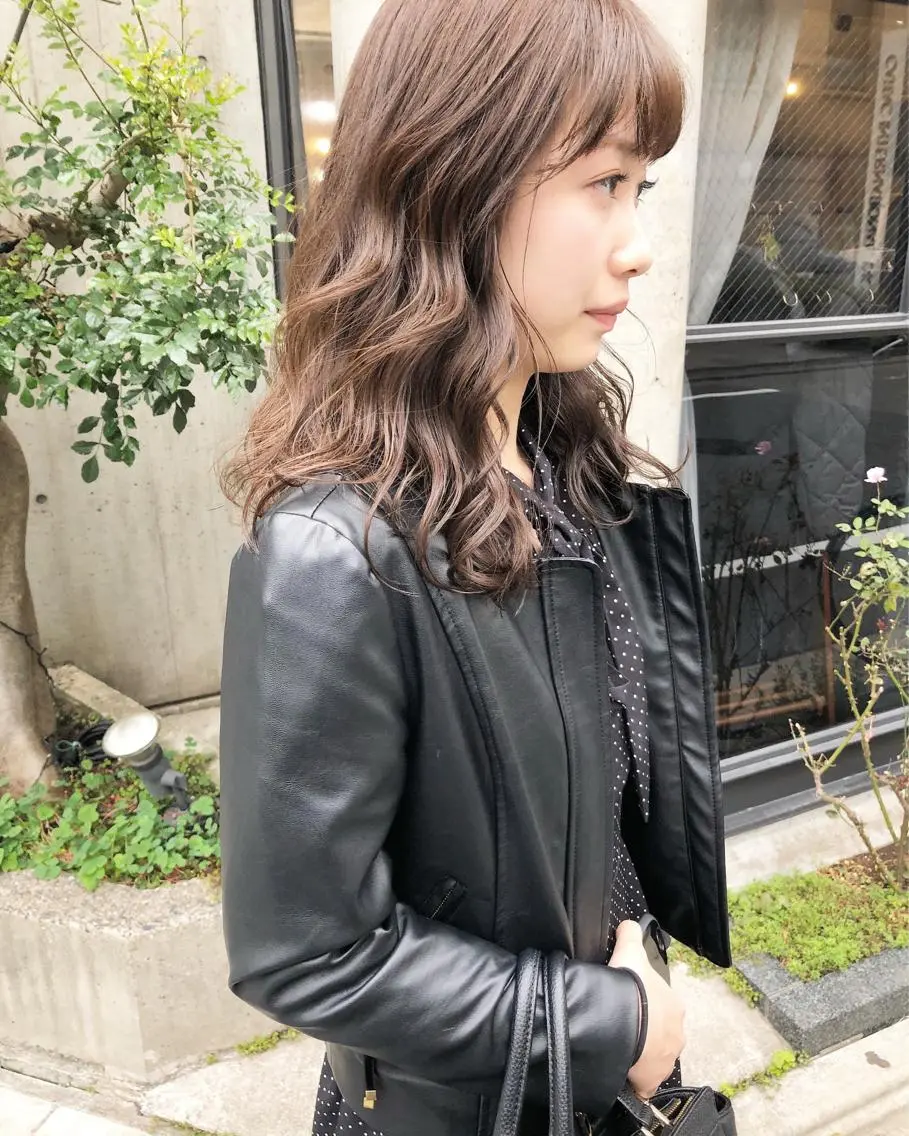 セミロング カラー パーマ ヘアアレンジ メンズ キッズ ネイル マツエク・マツパ メンズハイライト グレージュ ハイライトカラー ハイライト カット ヘアカラー トリートメント ヘッドスパ レイヤーカット✂️ 艶髪/小田部慎也のヘアスタイル