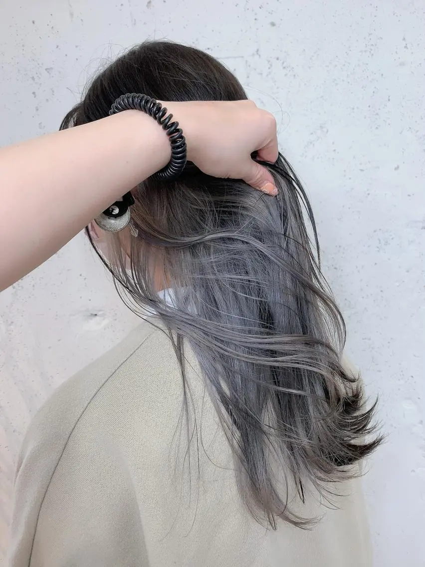 ロング カラー 透明感ハイトーン🦄 キラ🌈のヘアスタイル