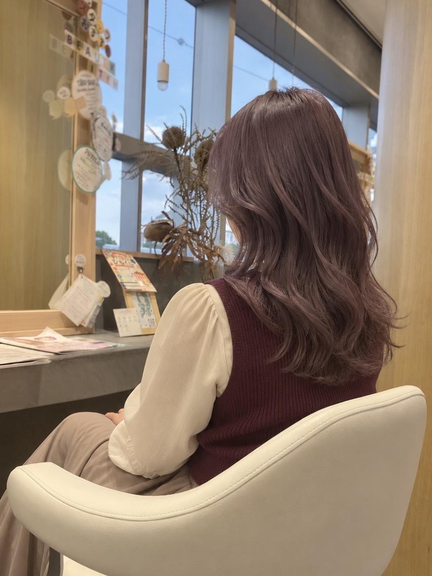 セミロング カラー ブラウンカラー 透明感カラー ピンクカラー ピンクパープル ピンクブラウン 川畑 理花のヘアスタイル