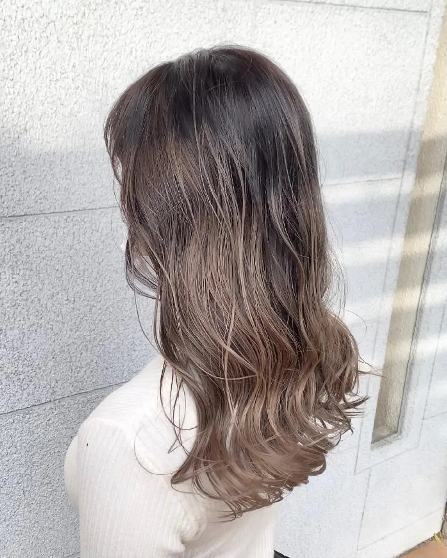 セミロング カラー 高槻No.1🇰🇷 韓国ヘア 橋口陽太のヘアスタイル