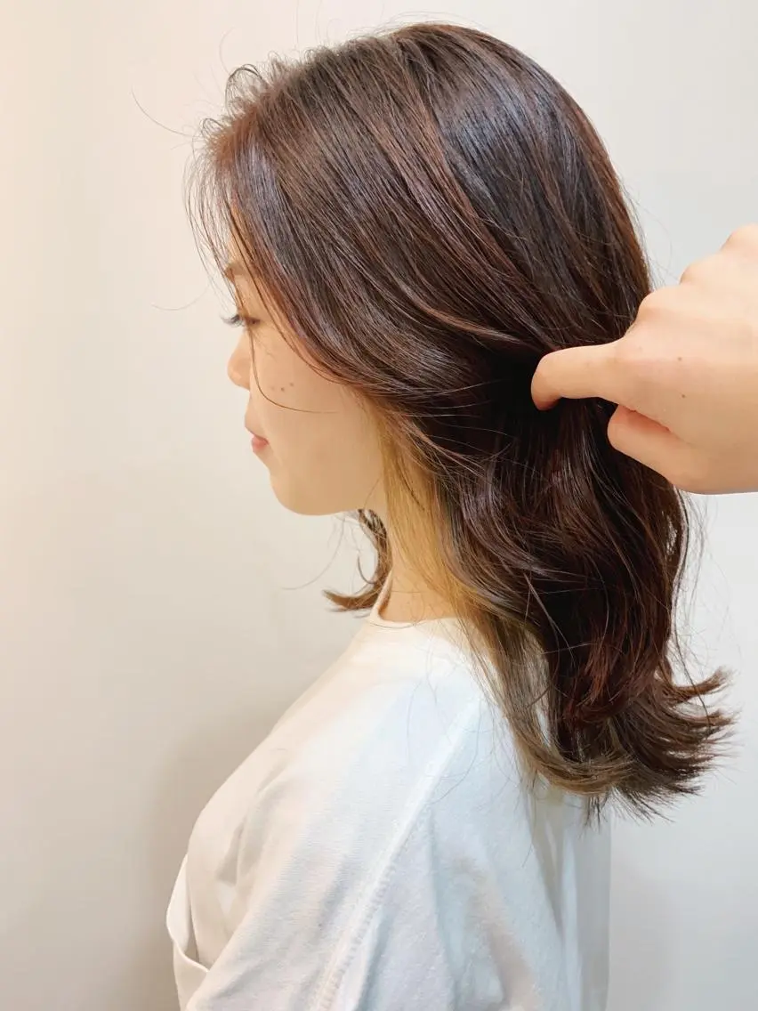 セミロング カラー ブリーチ インナーカラー ブリーチなしカラー Honami カラー診断/似合わせのヘアスタイル