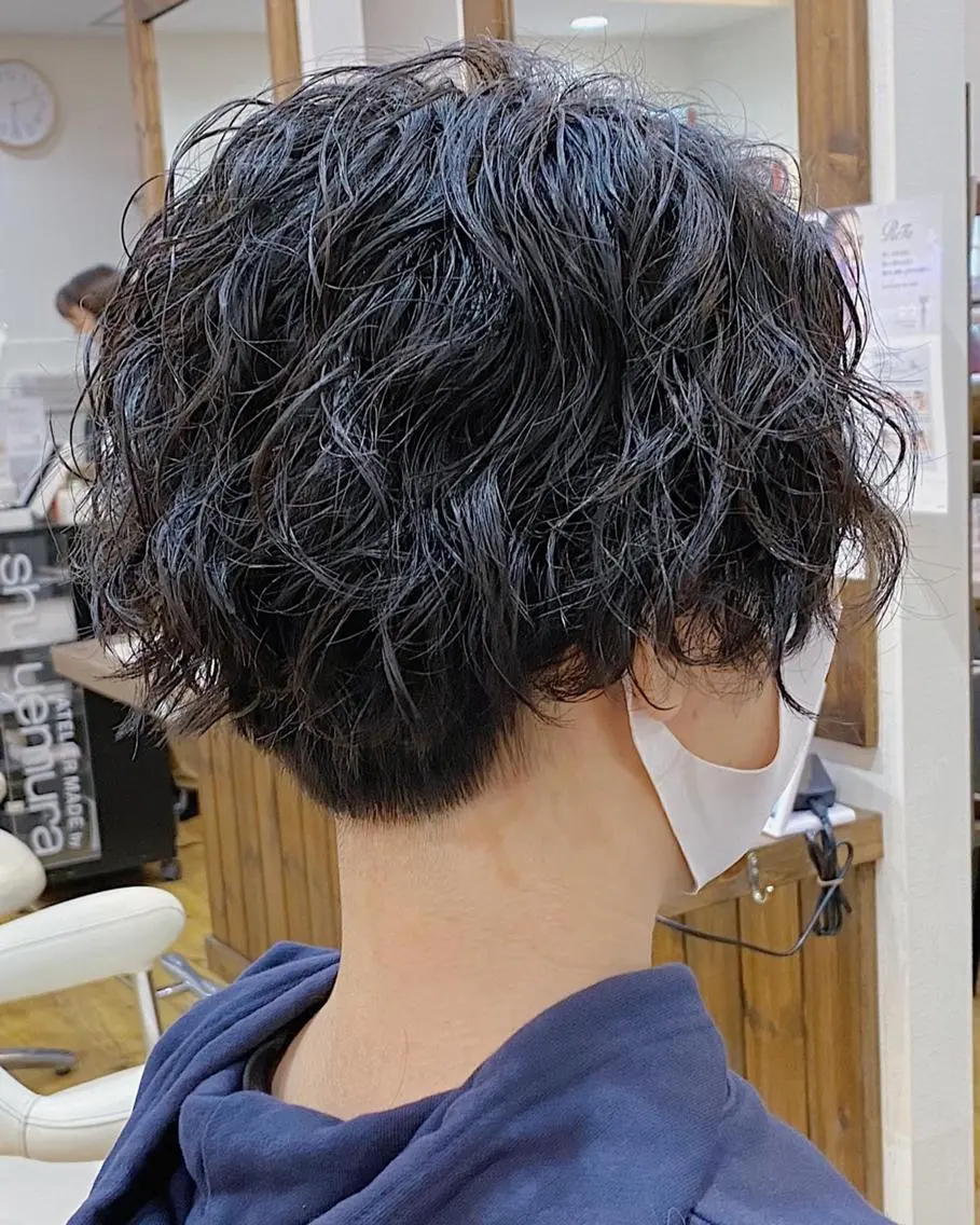 パーマ メンズ センターパート マッシュ メンズパーマ 学生（メンズ向け） メンズツイストパーマ 原田 涼矢のヘアスタイル