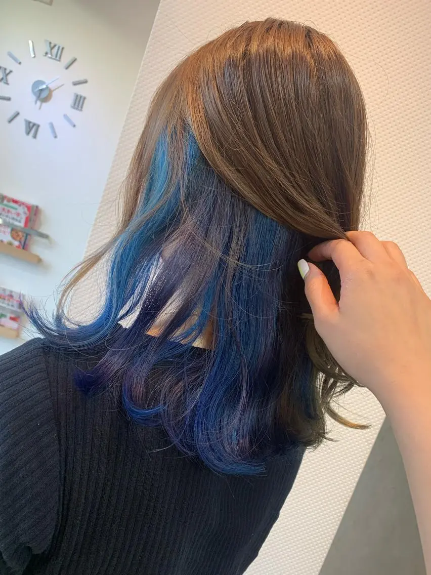ミディアム カラー インナーカラー 透け感✨ダメージレス カラーHana🤍のヘアスタイル