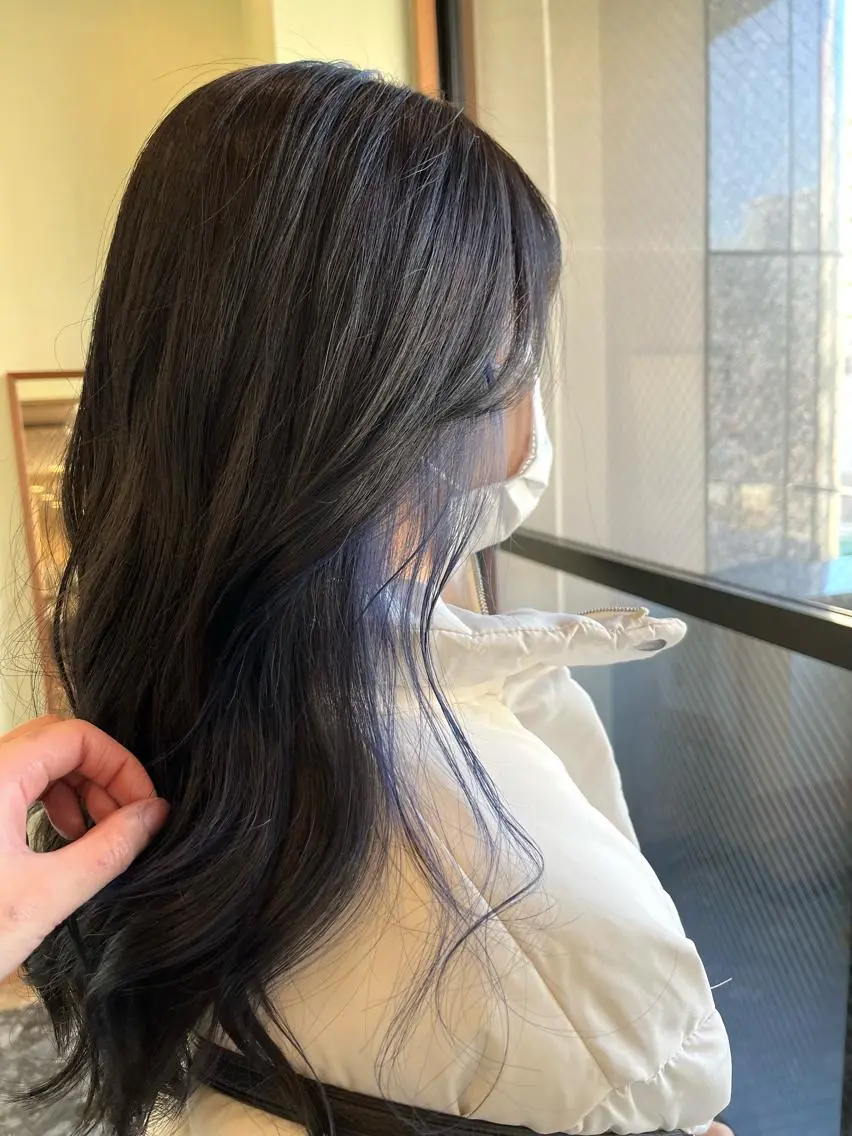 ロング カラー ブルーカラー イヤリングカラー シルバー ヘアカラー トリートメント NUMBER 天王寺 🌼yuriのヘアスタイル