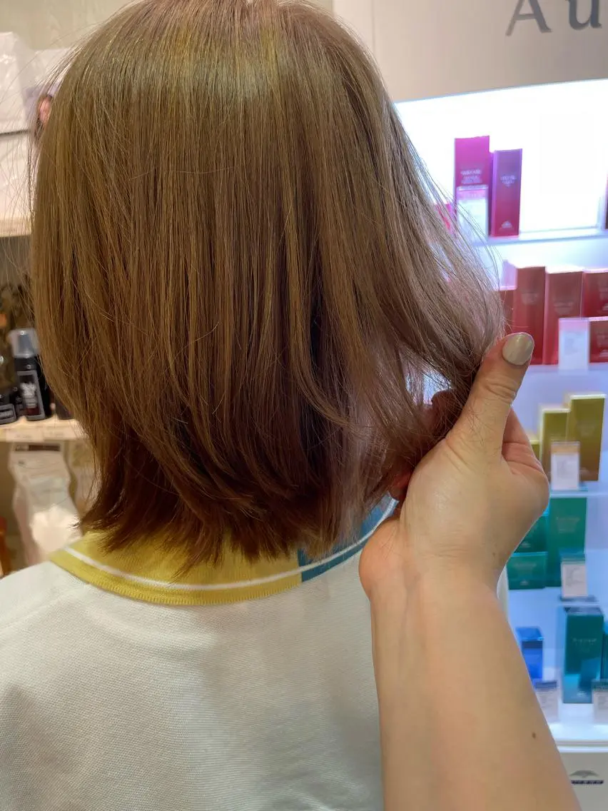 ミディアム カット ヘアカラー 松佐 ゆかりのヘアスタイル