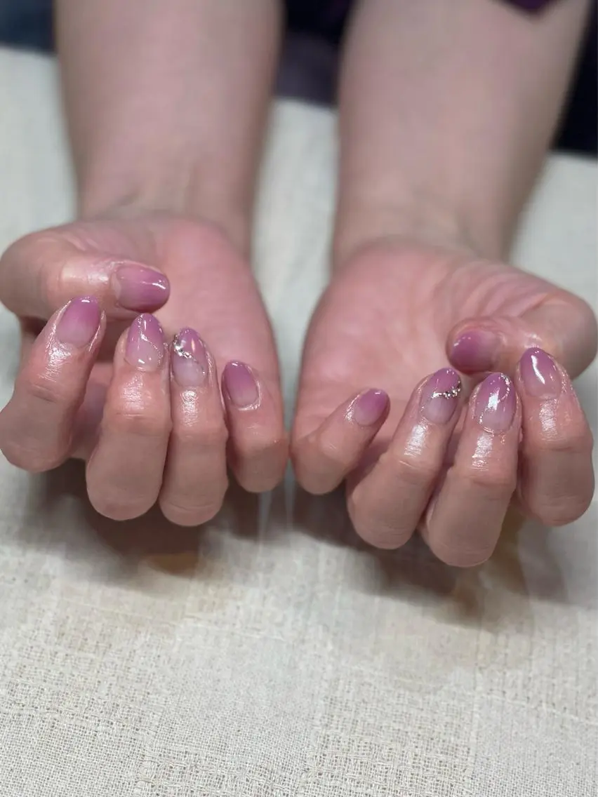 ネイル ラメ(グリッター) シンプルネイル ストーンネイル nyasu nailのネイルデザイン