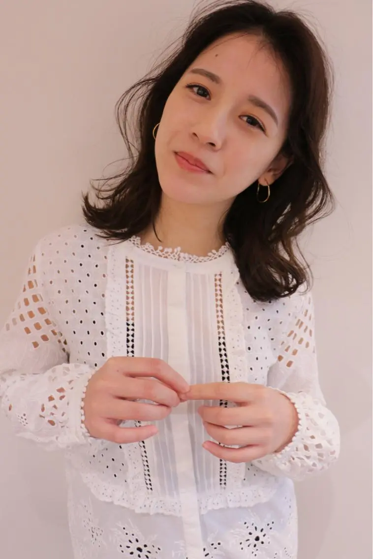 ミディアム カラー 安村 美奈のヘアスタイル