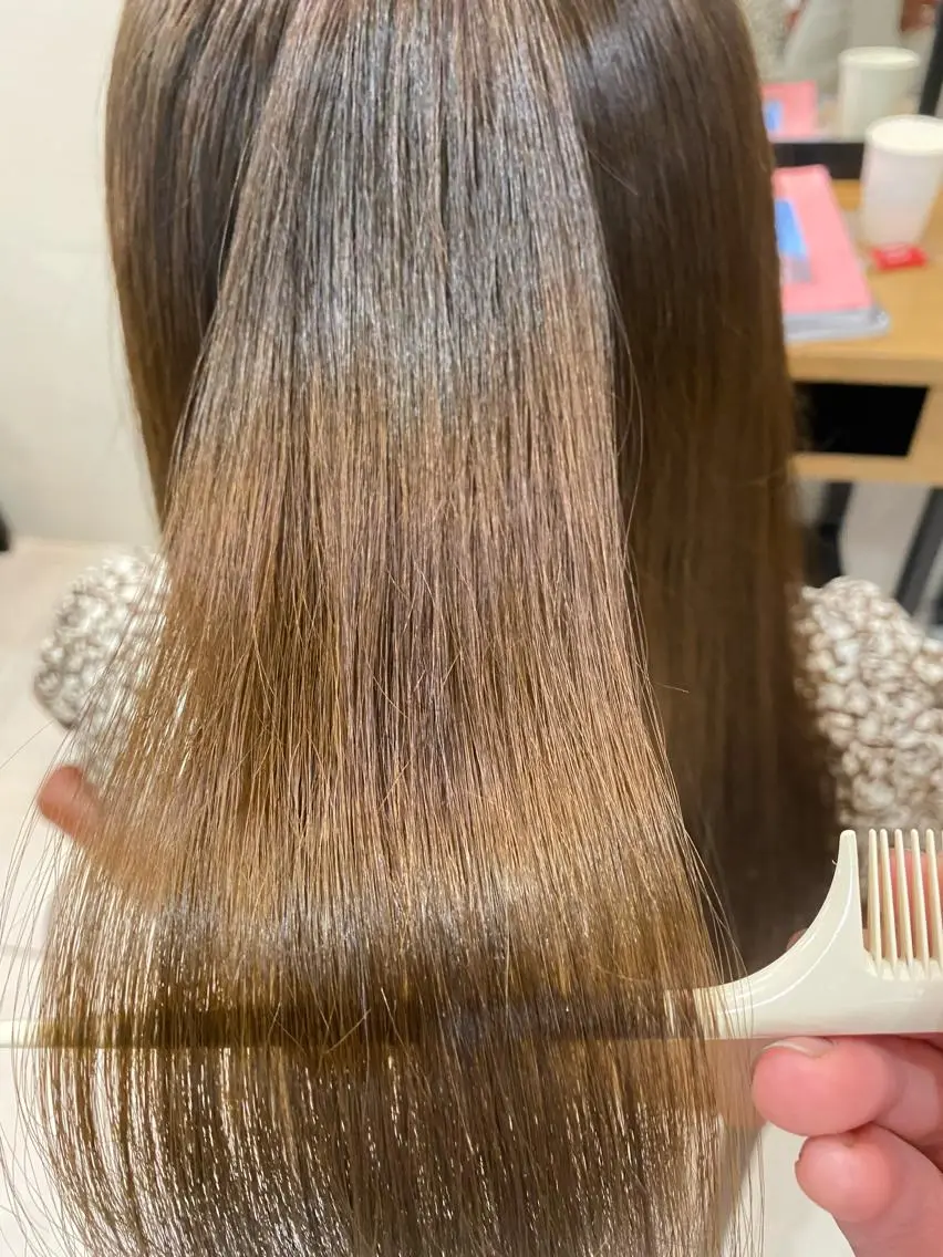 ロング トリートメント あやめ【顔まわり/レ イヤー/柔らかカラ】のヘアスタイル