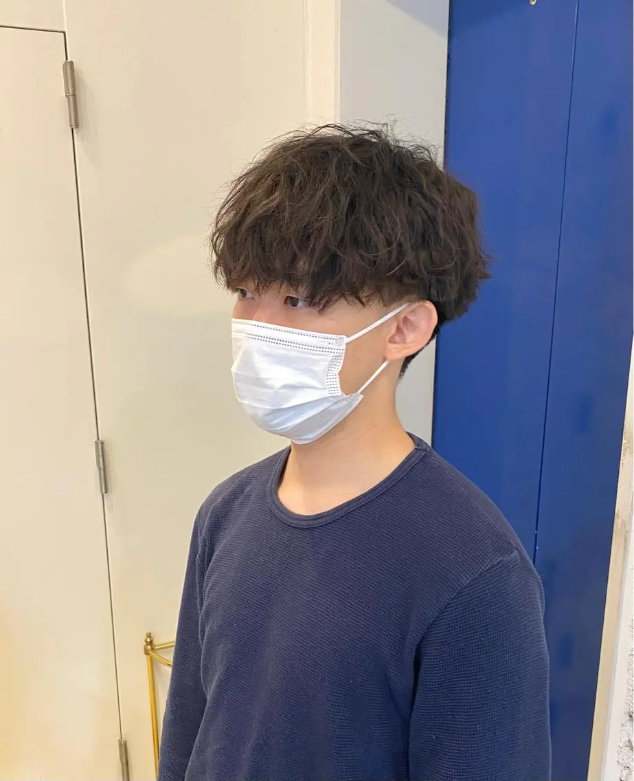 ショート パーマ メンズ 波巻きパーマ JINKIメンズ特化 メンズカットパーマのヘアスタイル