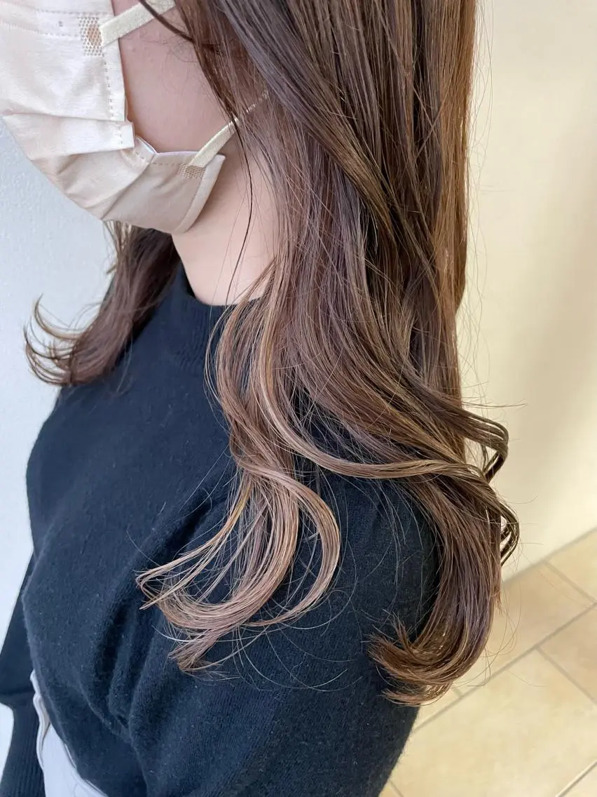 ロング カラー アッシュ ベージュカラー イヤリングカラー インナーカラー 沢田 瞳のヘアスタイル