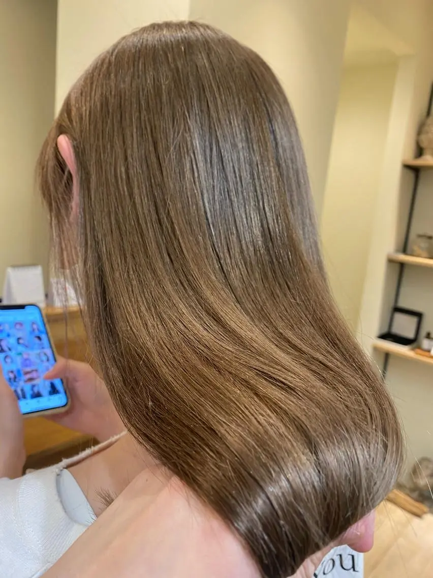 ロング アッシュ 奈良 彩華のヘアスタイル