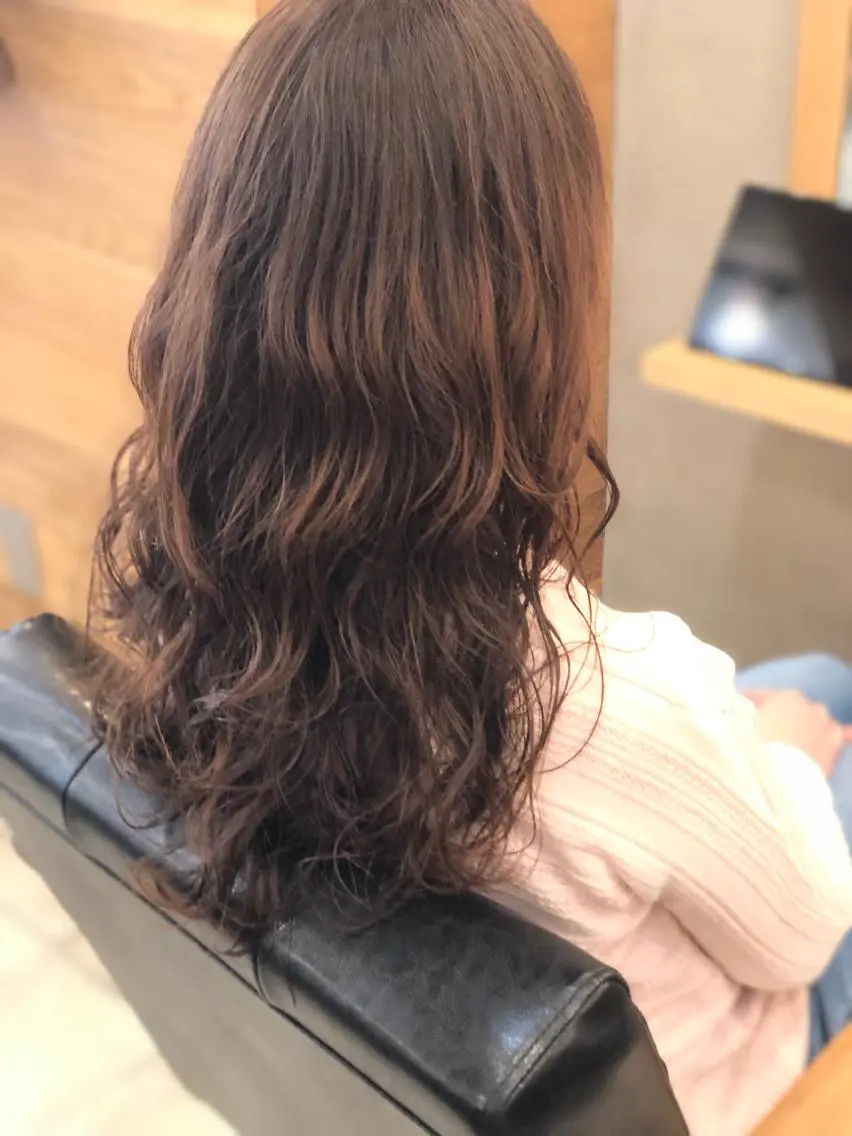 ロング カラー パーマ ヘアアレンジ デジタルパーマ 鳴海 悠のその他イメージ