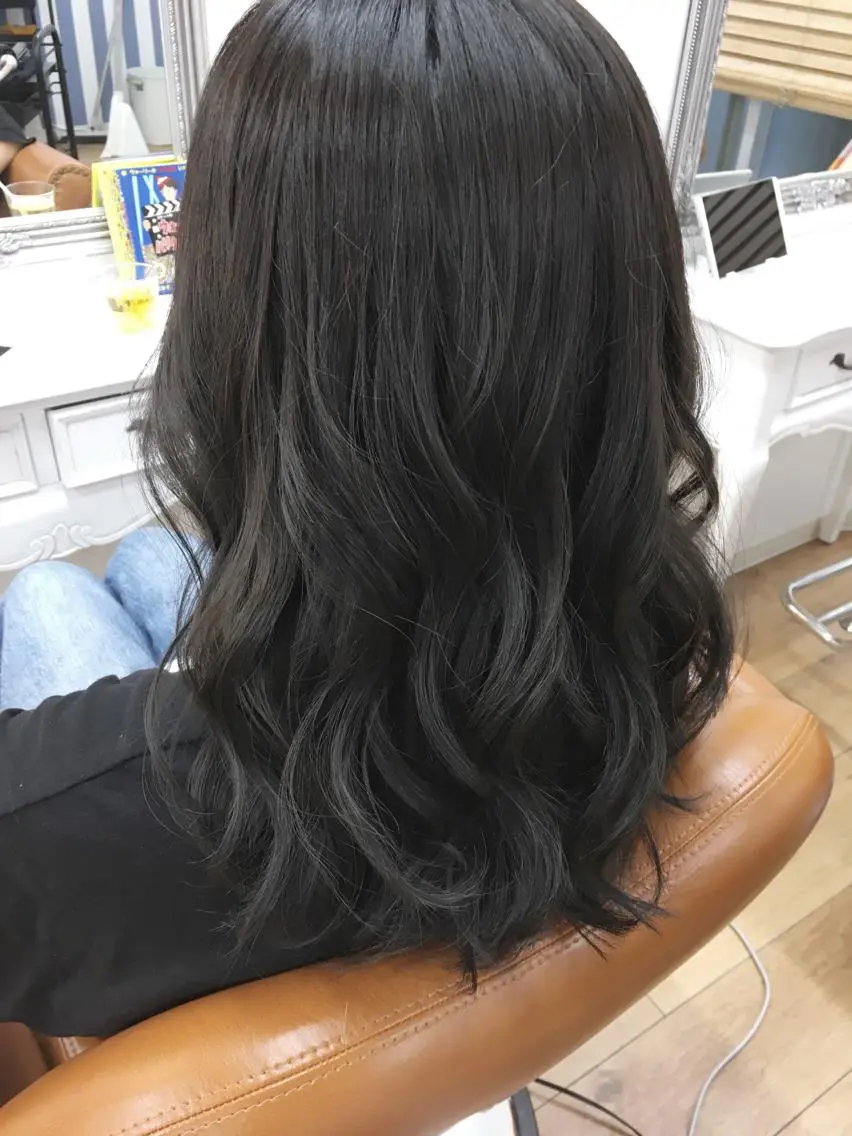 セミロング カラー noa ノアのヘアスタイル