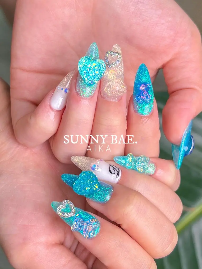 ロング ネイル ロング アートネイル ジェルネイル キラキラネイル ロングネイル Made By AIKAのネイルデザイン