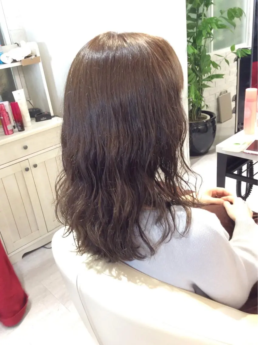 セミロング カラー パーマ 金子 富士のヘアスタイル