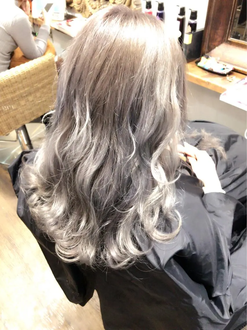 カラー グラデーションカラー グレージュ 外国人風カラー 🧡ショートの達人 🧡SHOのヘアスタイル