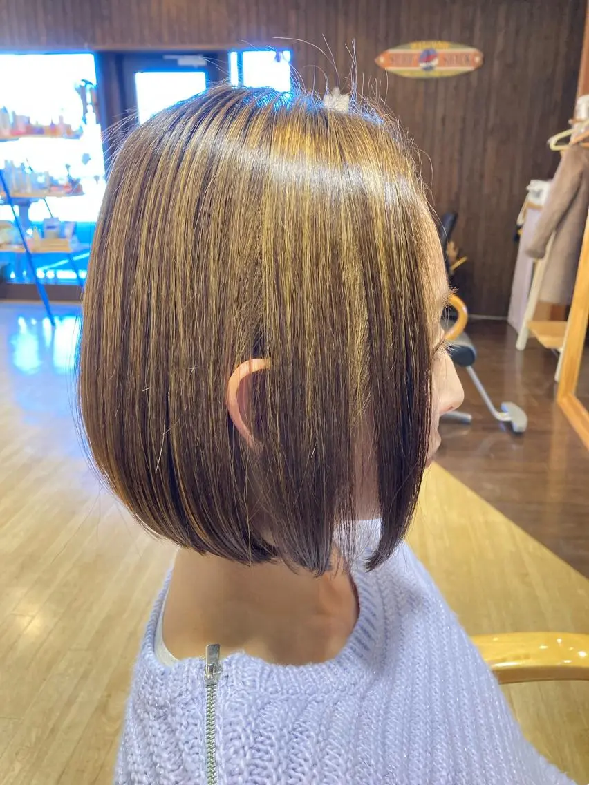 ミディアム カラー カット ルミ エールのヘアスタイル