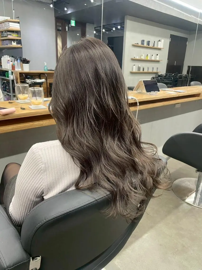 ロング カット ヘアカラー トリートメント N 【エヌ】のヘアスタイル
