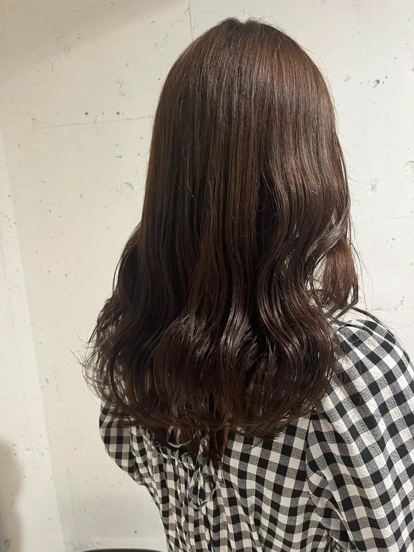 セミロング カラー アッシュ ベージュカラー 透明感カラー オリーブベージュ 外国人風カラー ヘアカラー トリートメント ヘッドスパ ヘアセット カジュアルを女っぽく 𝗮𝘆𝗮𝗰𝗼のヘアスタイル