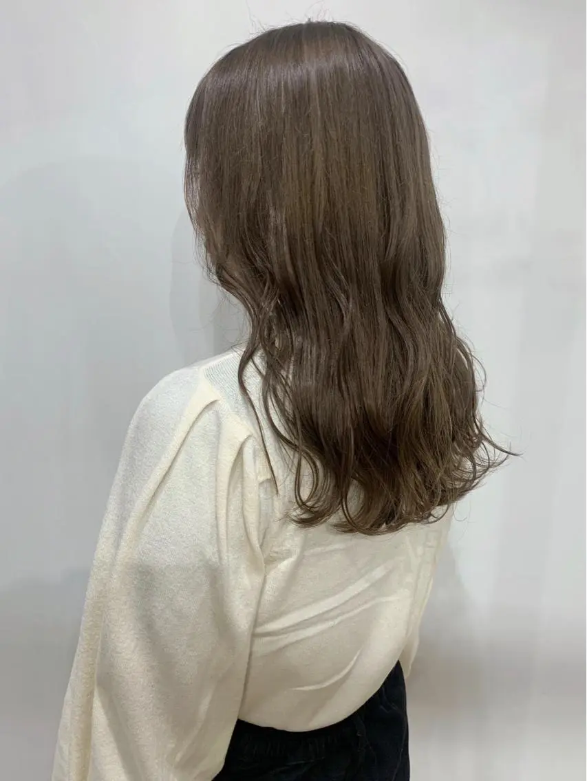 カラー white.梅田 デザインカラー🦄のヘアスタイル
