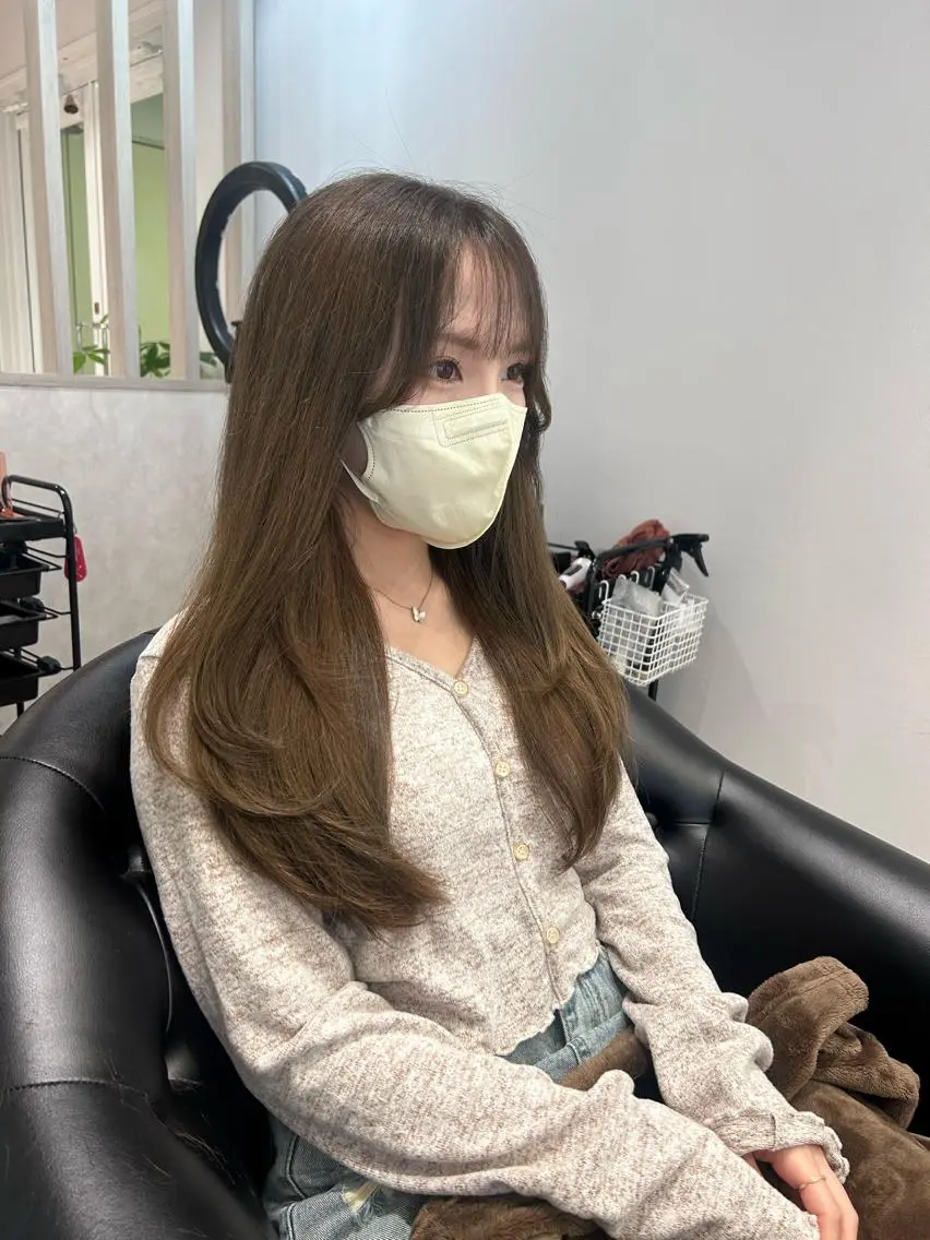 ロング カラー カット ヘアカラー トリートメント emi/髪質改善/ 韓国風/艶カラーのヘアスタイル