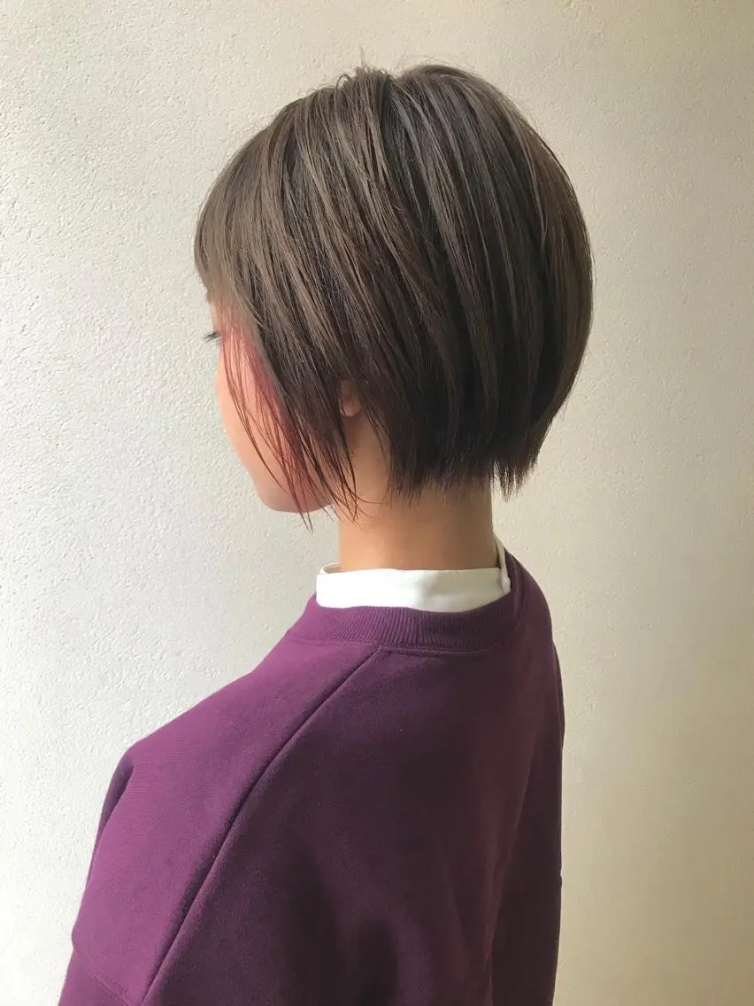 ショート ボブ 沢田 瞳のヘアスタイル