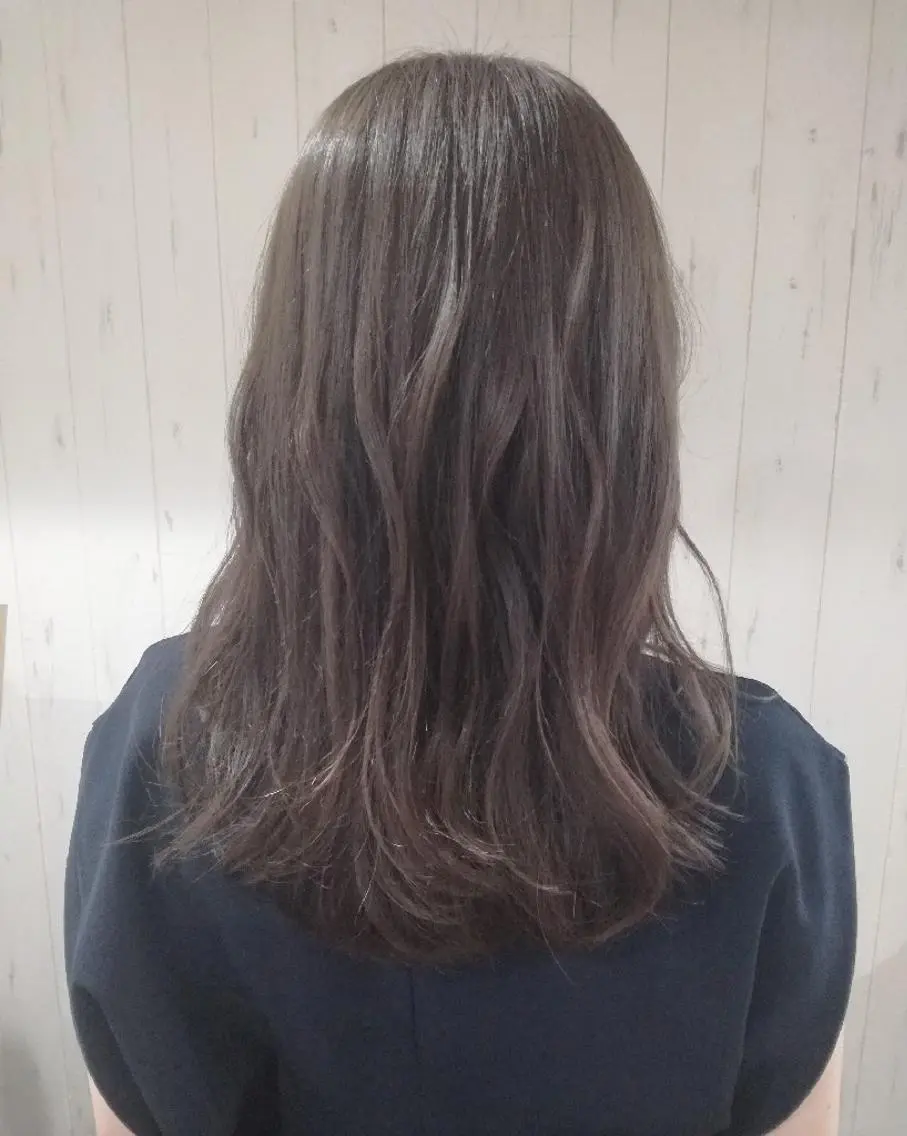 セミロング カラー アッシュ ベージュカラー 西川 敏夫のヘアスタイル