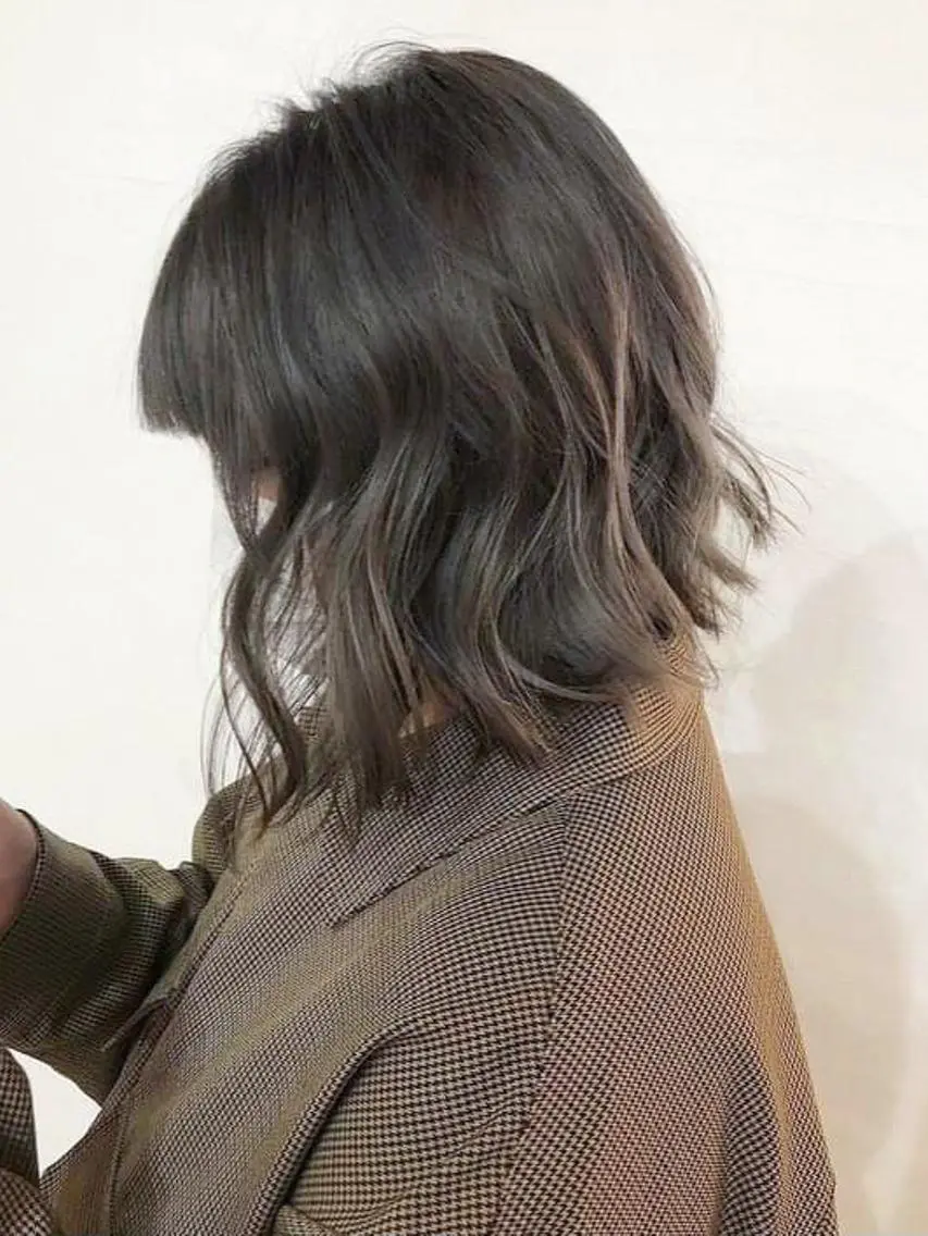 ミディアム カラー ハイライトカラー ハイライト ITbyALBUM 松戸のヘアスタイル