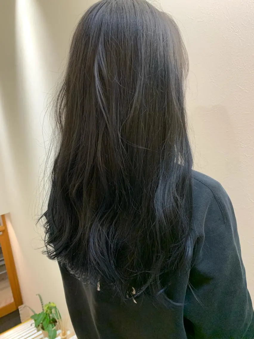 ロング カラー ブリーチ ブルーカラー グラデーションカラー カット ヘアカラー トリートメント hubhair レイヤー/透明感のヘアスタイル