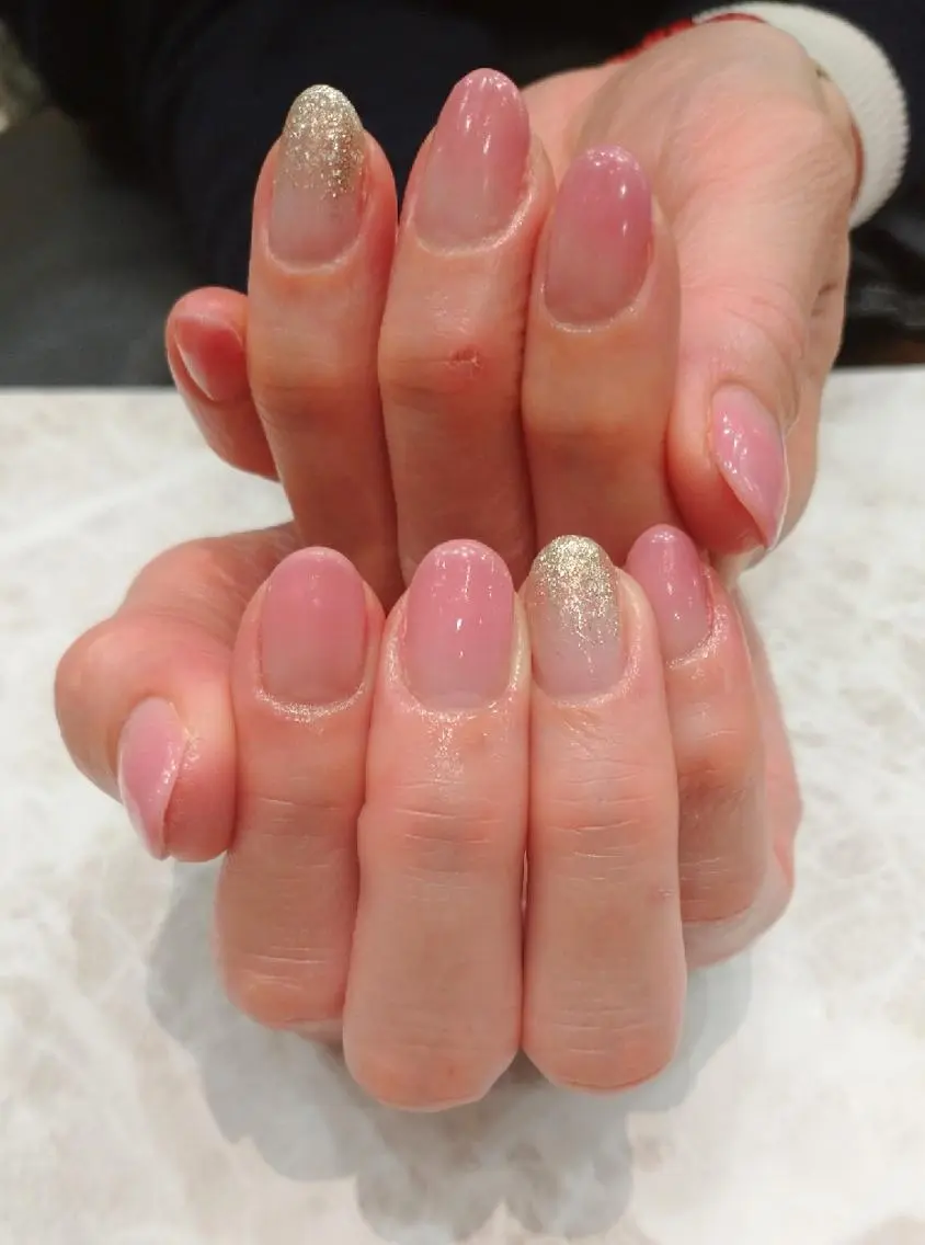 ネイル グラデーション ハンドネイル 會田 瑠衣のネイルデザイン