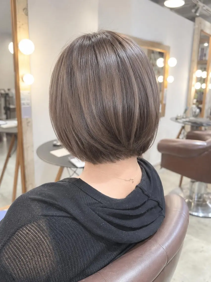 ミディアム カラー 透明感カラー グレージュ ハイライトカラー ハイライト ヘアカラー BEHIND THE CURTAIN りこのヘアスタイル