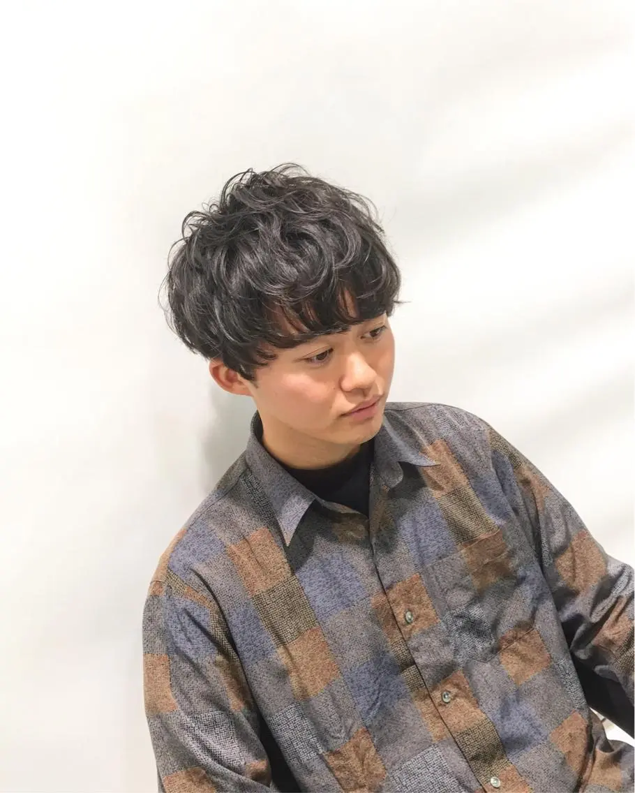 ショート カラー パーマ メンズ メンズパーマ 🟦横浜駅メンズパー マ｜小上馬淳司🟦のヘアスタイル