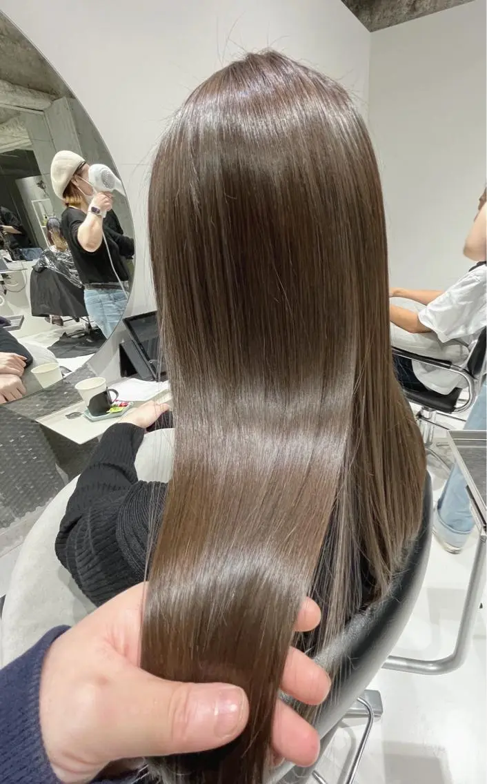 ロング カラー ベージュカラー ラベンダーカラー ラベンダーベージュ トリートメント mai🐷髪質改善 🖤透ける暗髪🖤のヘアスタイル
