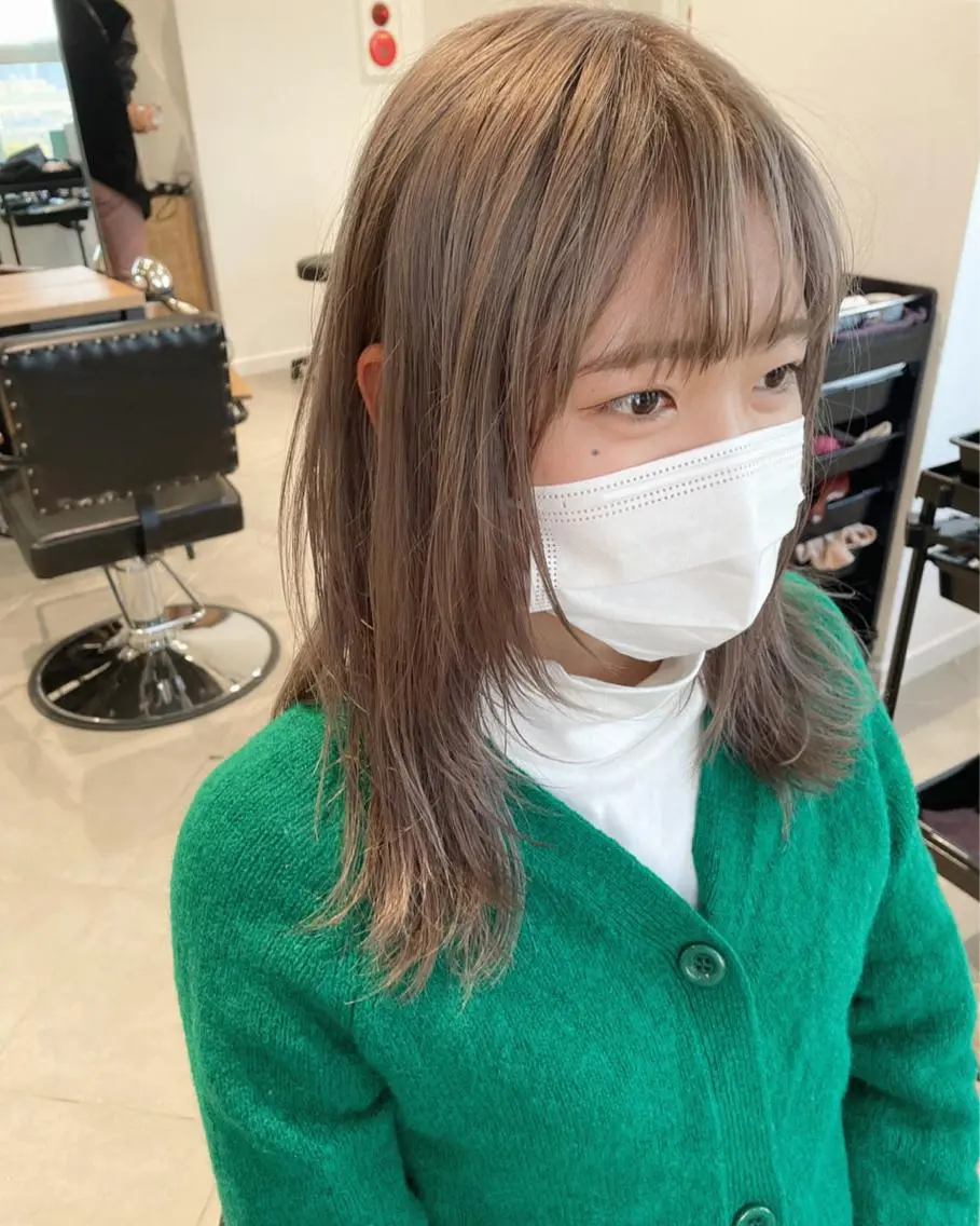 セミロング カラー ベージュカラー ブリーチ ケアブリーチ カット ヘアカラー トリートメント 村上雅人 ナチュラルモードのヘアスタイル