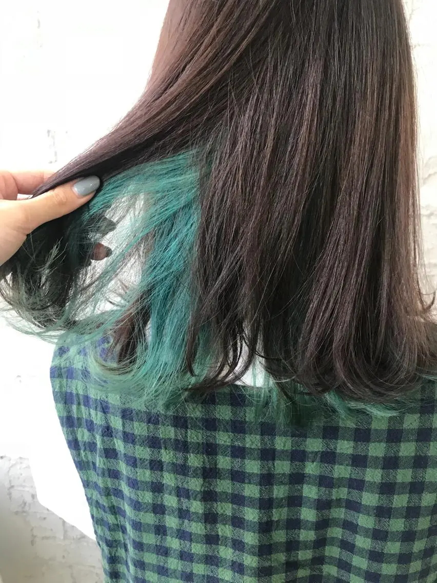 セミロング カラー オリーブ/アッシュ やわらか透明感カラーのヘアスタイル