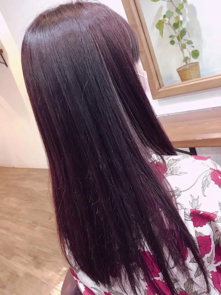 ロング カラー 塩崎 明菜のヘアスタイル