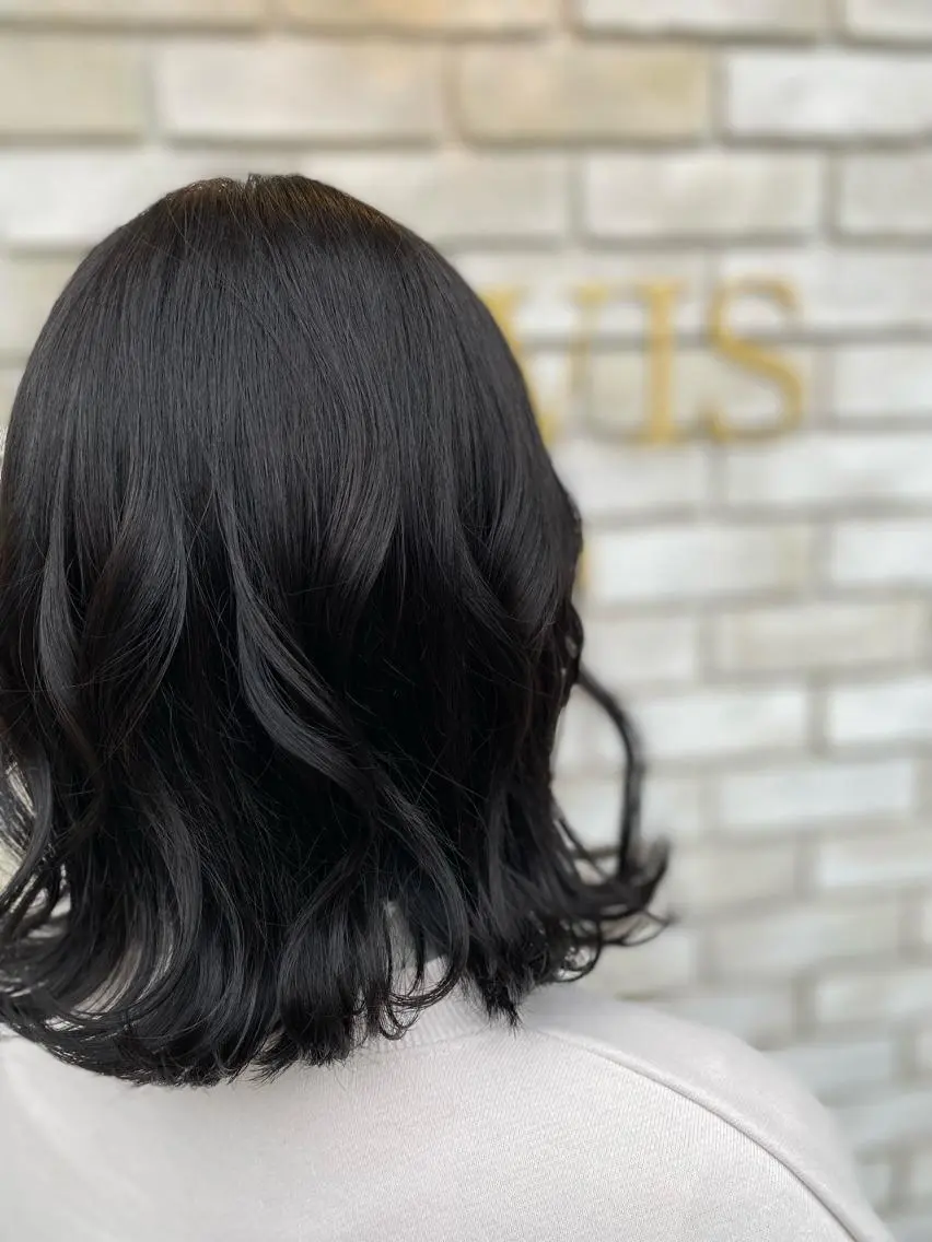ミディアム カラー ヘアアレンジ 黒髪 ブルーカラー ブルーブラック ハイトーン&透明感 カラー☘️片山優陽のヘアスタイル