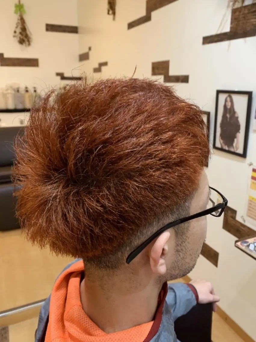 ショート カラー オレンジ サトウ シューイチのヘアスタイル