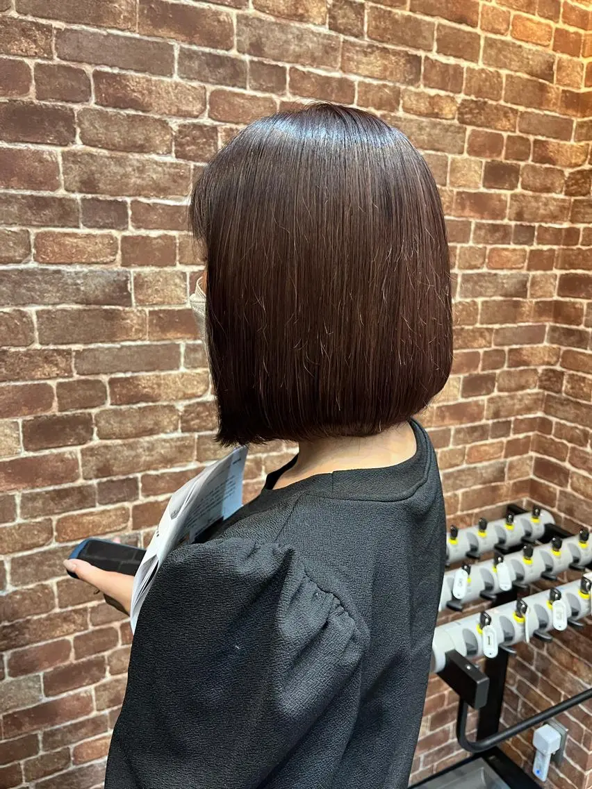 ミディアム カラー パーマ ヘアアレンジ メンズ キッズ ネイル マツエク・マツパ アイブロウ ミディアムパーマ メンズパーマ ブラウンカラー ケアカラー 透明感カラー 久木原 ゆりのヘアスタイル
