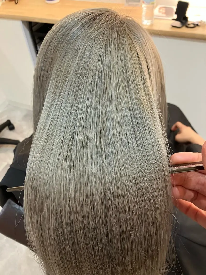 ミディアム カラー ヘアアレンジ キッズ 横浜関内髪質改善 re:Magoのヘアスタイル